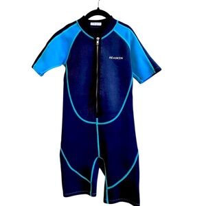 SeaSkin black & blue wetsuit Boy’s Sz 8, excellent condition.
